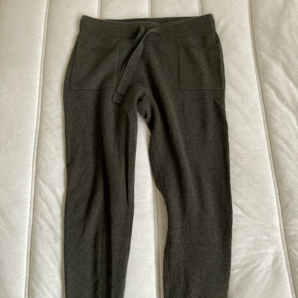 Naadam 100% cashmere joggers olive, size S, like new